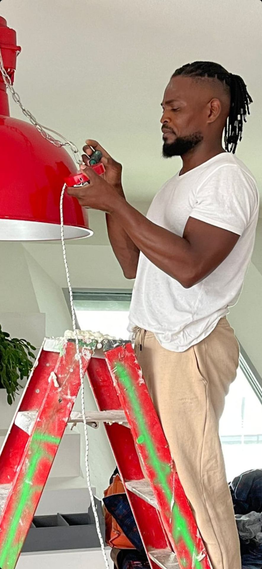 Lamp ophangen en elektra